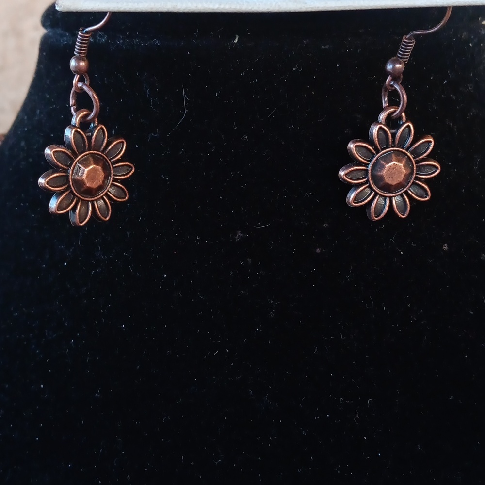 Copper necklace and earrings - Picture 2 of 2